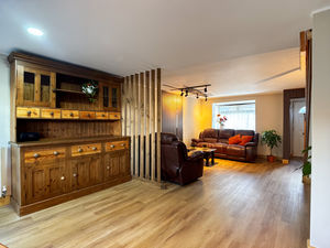 Dining Room- click for photo gallery